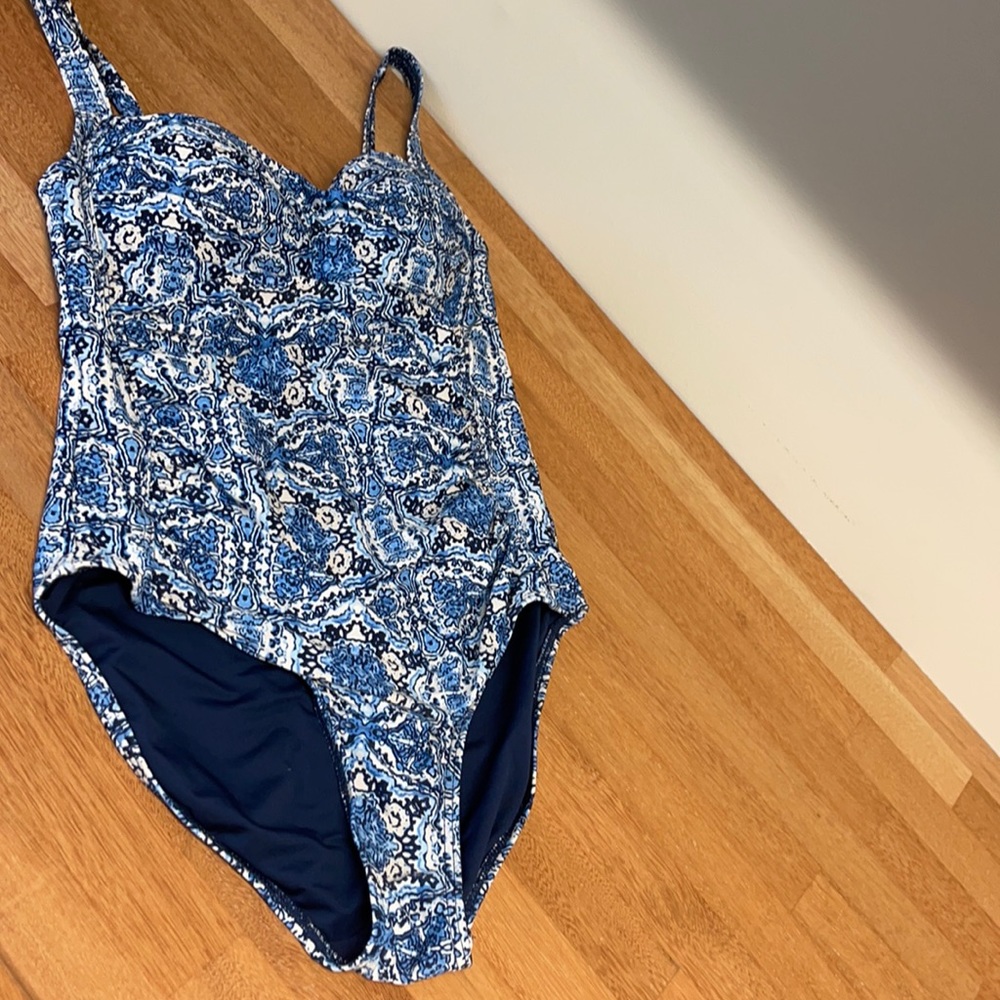 Bathing suit